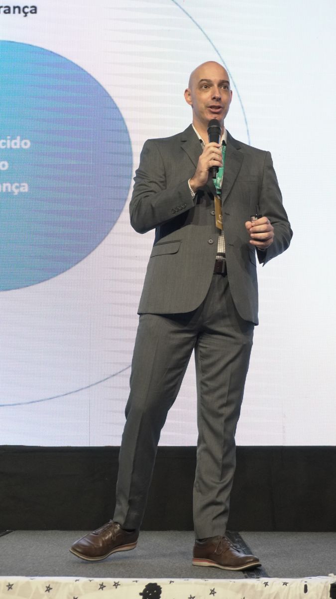 Palestrante apresentando conteúdo técnico no CIAP